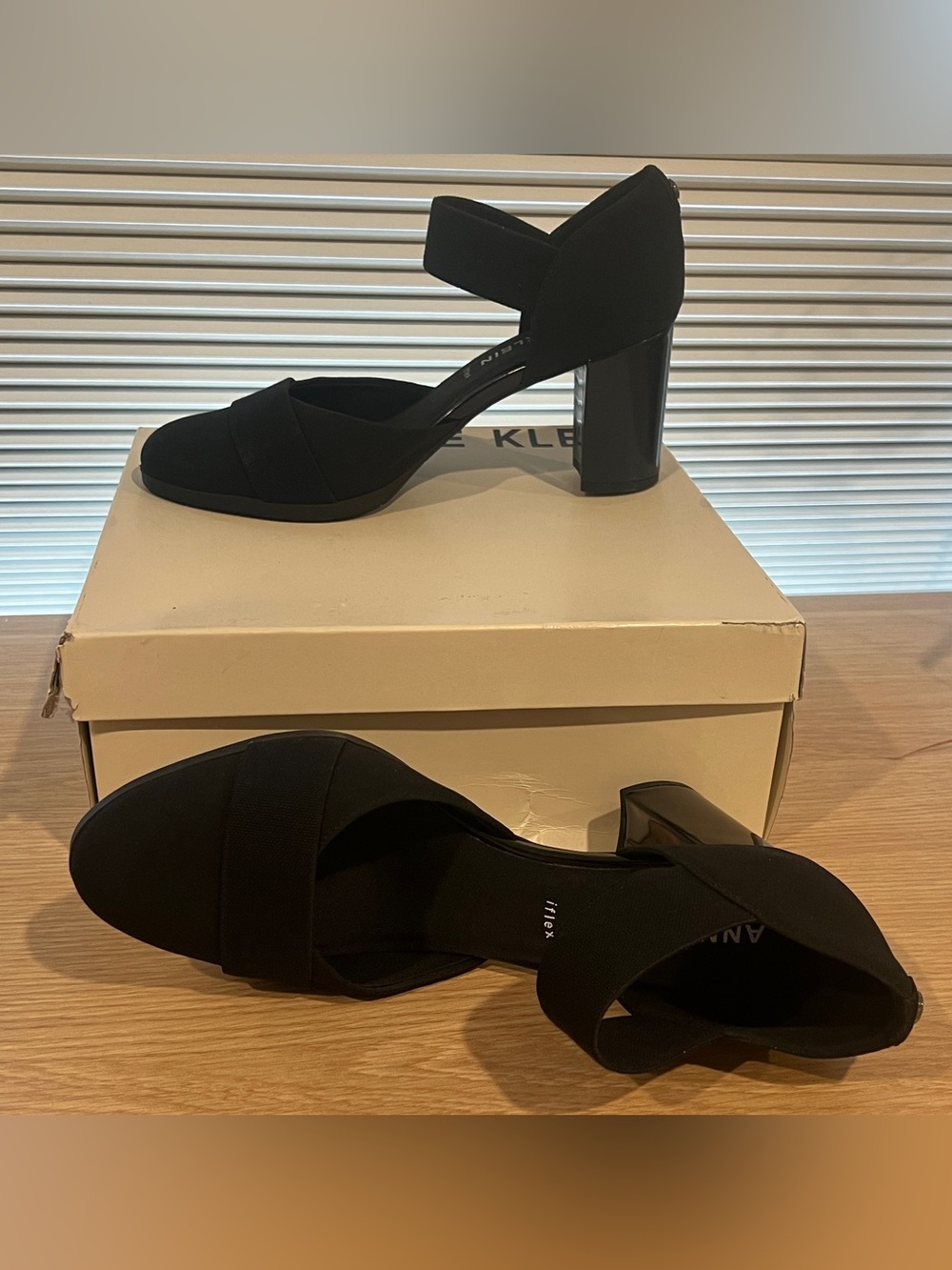 Anne Klein women’s 9.5 M memory foam Callan style black heels shoes pumps